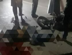 Kecelakaan Maut Motor Versus Mobil, Korban Tergeletak di Jalan Bersimbah Darah