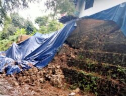 Siring Rumah Rusak Akibat Longsor, Warga Tak Bisa Tidur
