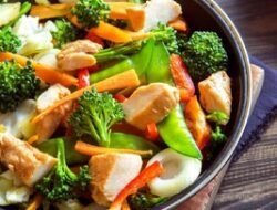 Resep Praktis Sahur: Tumis Sayur Sosis