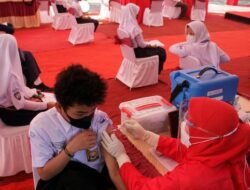 Ribuan Pelajar di Madura Tolak Divaksinasi karena Hoaks