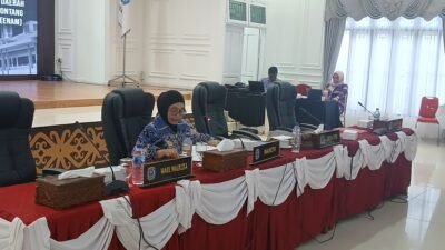 Wali Kota Bontang Serahkan Jawaban atas Pandangan Fraksi terhadap Enam Raperda