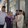 Peduli Sesama, Kakanwil dan Kalapas Narkotika Samarinda Salurkan Bantuan Beras